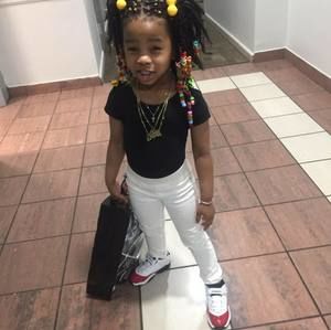 Meet your Posher, Malika